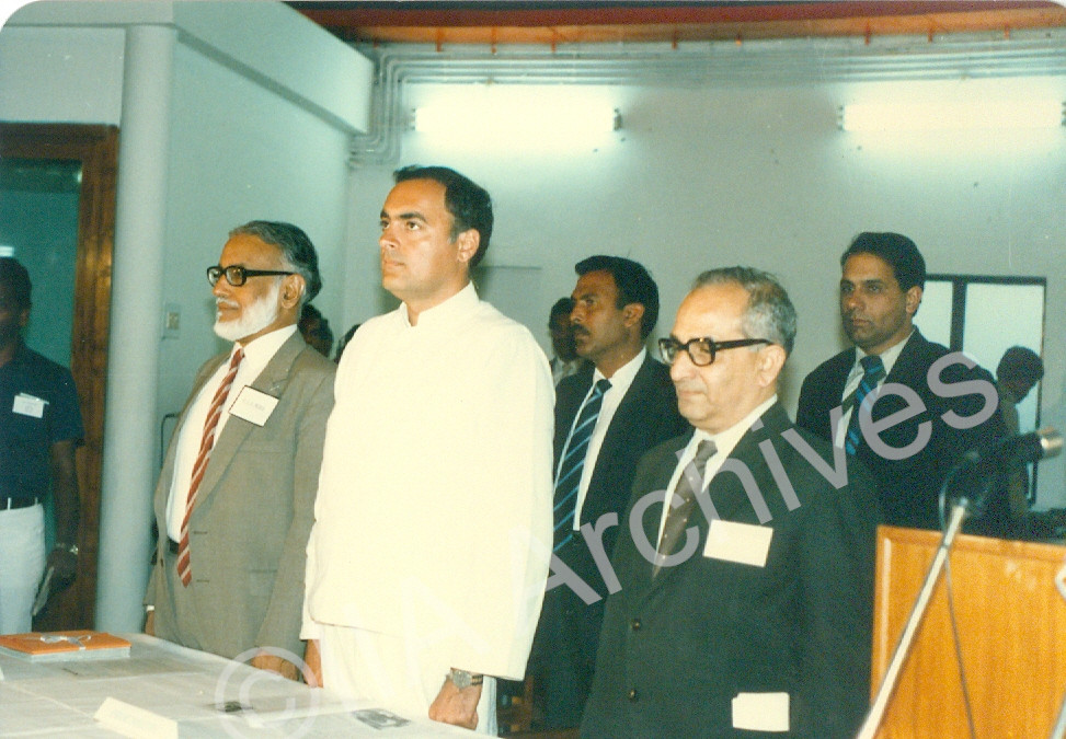 Prof. M. G. K. Menon, Formar Priminter Rajiv Gandhi and Prof J. C. Bhattacharyya at Kavalur during the renaming the Kavalur Observatory as the “Vainu Bappu Observatory” on 6, January 1986. This is the tribute that the Nation, Governing Council and astronomers and staff of IIA gave to Bappu.
